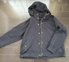 フード付きネイビーマウンテンパーカー