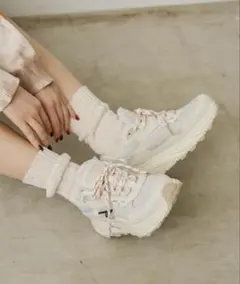 厚底ホワイトスニーカー