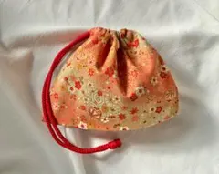【ハンドメイド】金色の光沢が高級感！　和柄　巾着　綿　かわいい　和風　赤