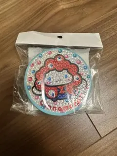 シナモロール　シナモン　ミャクミャク　キラキラ　ラムネ缶