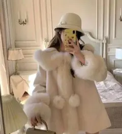 SHEIN　エコファーコートのサムネイル