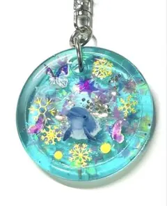 イルカの煌めくキーホルダー