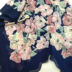 スカーフ　絹100% ネイビー地に花柄 ANNA CRISTINA