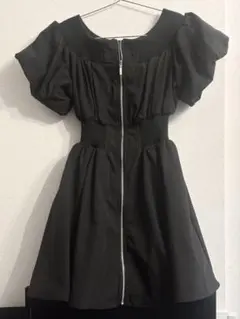 riendaオフショルダー黒ミニワンピース