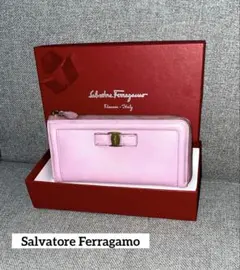 【希少】Ferragamo フェラガモ　ヴァラリボン　長財布 ピンク 純正箱付きのサムネイル