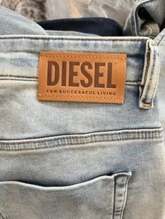 【人気モデル】DIESEL ディーゼル ダメージ加工 スリムデニム