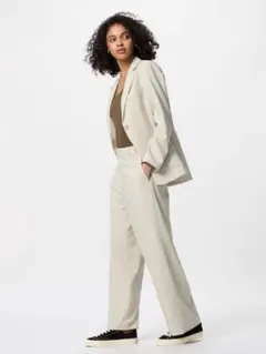 UNIQLO 感動ワイドパンツLベージュ
