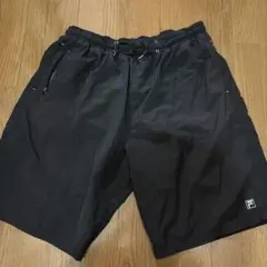 フィラ黒いショートパンツ ウエストゴム付き