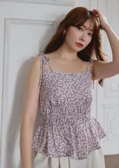 トップス Her lip to cherry pattern strap tops M 美品】Herlipto Cherry Pattern Strap Top - メルカリ