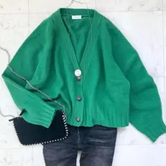 ビューティアンドユース　Vネックショートカーディガン　グリーン