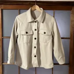 オフホアイト色 ボタン付きシャツジャケット