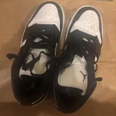 Jordan ホワイト ブラック スニーカー