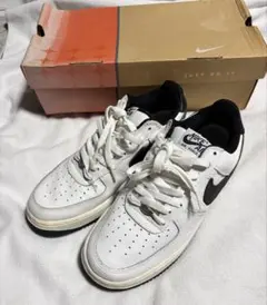 NIKE AIR FORCE 1 B ホワイト/ブラック 26cm