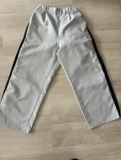 ベージュ　ラインパンツ⭐︎140cm