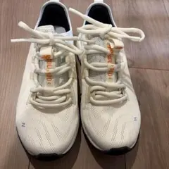 ニューバランス　シューズ