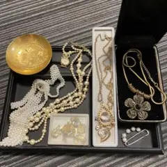 アクセサリーまとめ売りヴィンテージ　遺品整理　何点シルバー刻印あり アクセサリーまとめ売りヴィンテージ 遺品整理 何点シルバー刻印