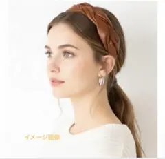 【新品タグ付き】三つ編み風　レザー　ヘアバンド キャメル フリーサイズ