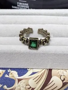 ヴィンテージ風 緑色石 リング 調整可能