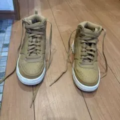 Nike ベージュ ハイカットスニーカー