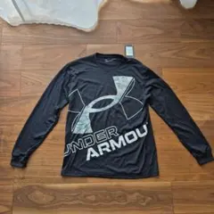 UNDER ARMOUR ブラック 長袖シャツ M　ブラック