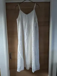 新品キャミワンピース　カットワーク　ホワイト
