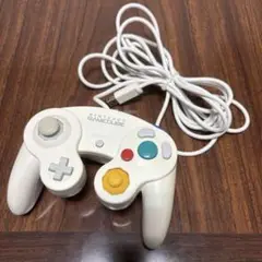 任天堂　ゲームキューブコントローラー