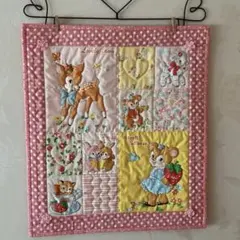 パッチワーク　タペストリー　ベビーキルト　☆ レトロアニマル　バンビちゃん