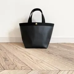 ハンドメイド 舟形トートMブラックノアール裏地ベージュボタンシルバー