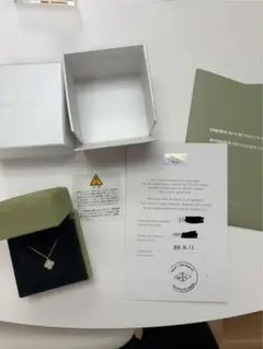 Van Cleef & Arpels スウィートアルハンブラ