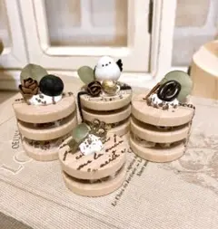 シマエナガとプチケーキ　アフタヌーンティー