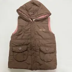 130㎝リバーシブル便利！キッズ　フード付き中綿ベスト