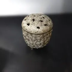 VMPD8-916-17 金属製 香炉 万菊 菊紋様 透かし彫り 木箱入り