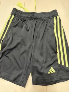 adidas ハーフパンツ ブラック/イエロー 150cm