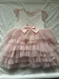 フリル付きピンクベビードレス