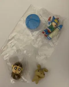 クレヨンしんちゃん 充電器コード　ガチャガチャ　チョコビ　シール　ステッカー