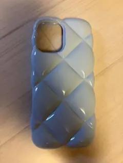 iPhone17用ケース キルティング風 ブルーグラデーション