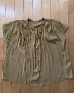 ハニーズ　ブラウス　半袖　辛子色