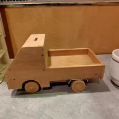 木製トラック型貯金箱