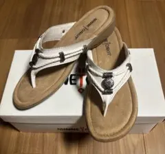 【新品未使用】MINNETONKA サンダル ホワイト 24cmのサムネイル