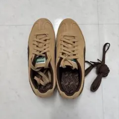 Puma ベージュ スエード スニーカー