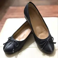 21.5 美品　べネビス BENEBIS 本革　黒　リボン　パンプス　ローファー