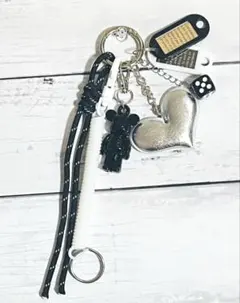 じゃらじゃらキーホルダー バッグチャーム キーチャーム ベアー 銀ハート 黒①