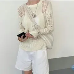 透かし編みアイボリー長袖ニット