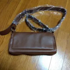 ボディバック　ブラウン　 ビアズリー風