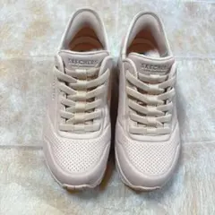 スケッチャーズ　スリップインズ　スニーカー（3/17〜21まで発送不可）