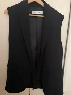 ZARA ブラック スリーブレスジャケット ベスト