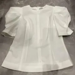 美品　cygne シーニュ　とんがりトップス半袖 Emily　 0サイズのサムネイル