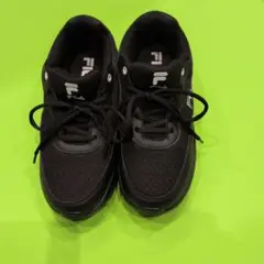 FILA ブラック スニーカー 厚底デザイン