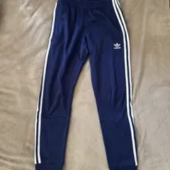 ル*ン様 adidas ネイビー ジョガーパンツ