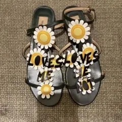 Valentino Loves Me Not フラットサンダル 35 花のサムネイル